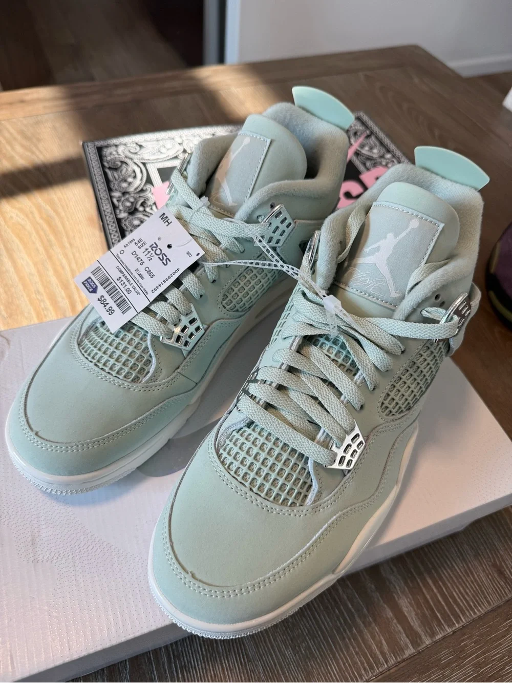 Jordan 4 seafoam